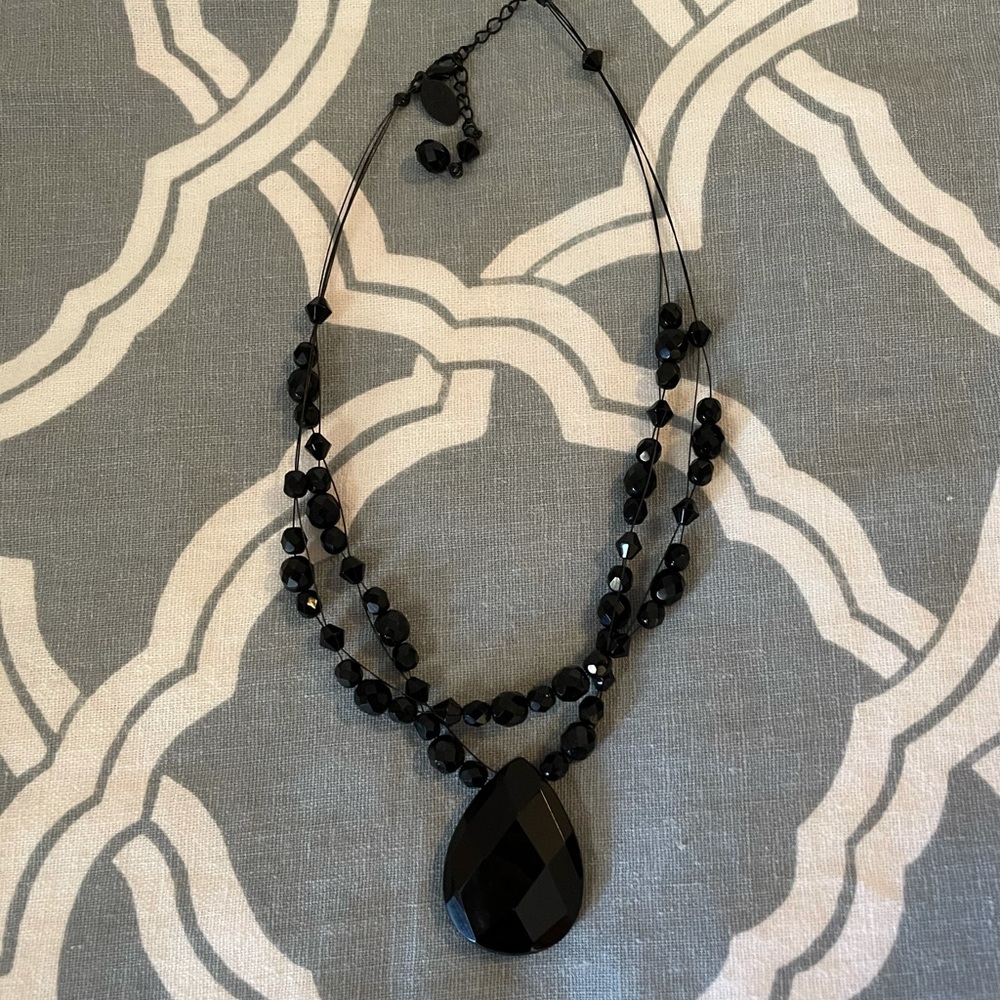 White House black market necklace